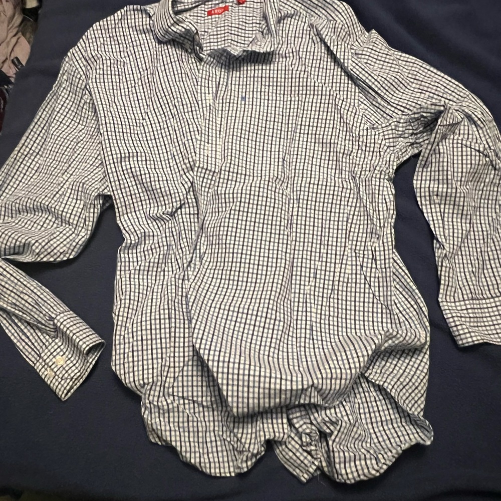 Long-sleeved button-up - Picture 3 of 3